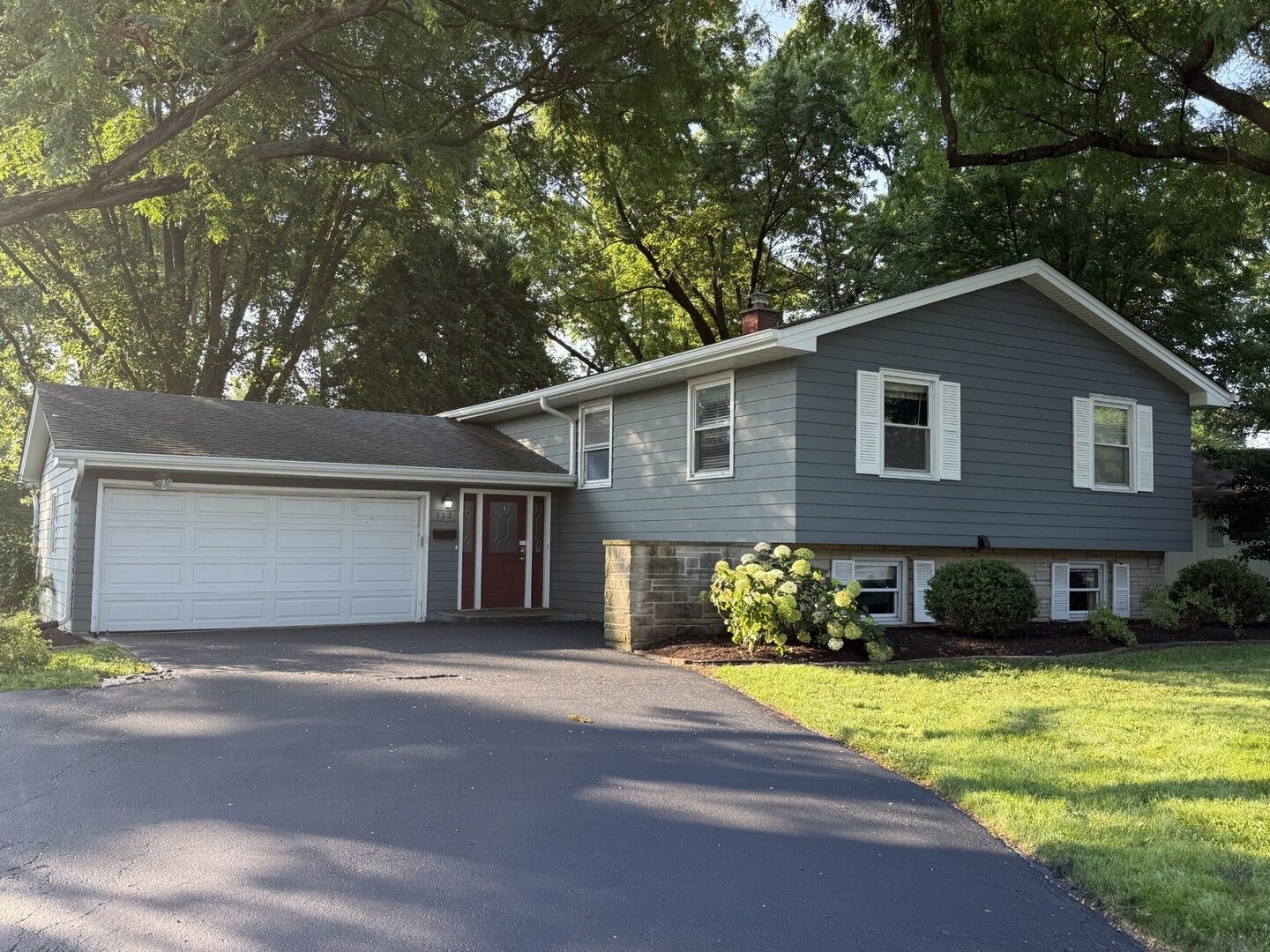 Property Photo:  332 W Gartner Road  IL 60540 