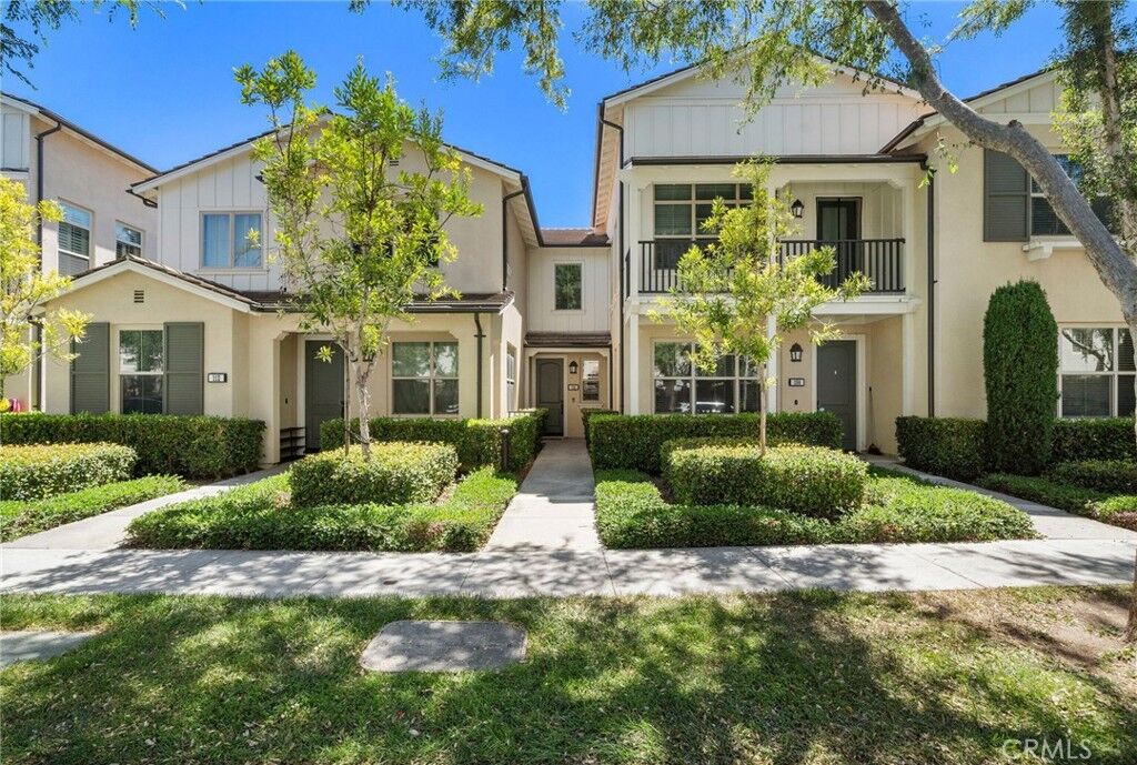 Property Photo: 110 Rose Arch CA 92620