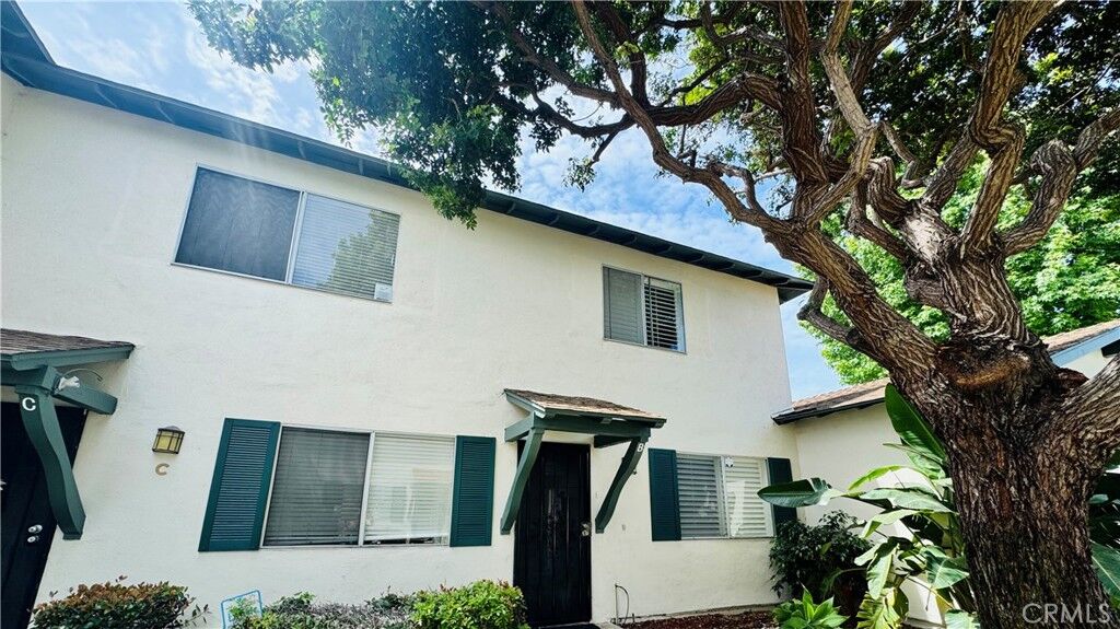 Property Photo: 23624 Western B CA 90710