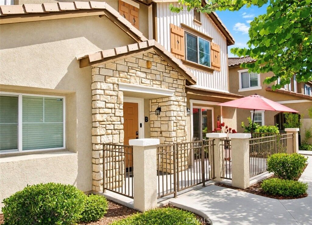 Property Photo: 25890 Iris Ave B CA 92551