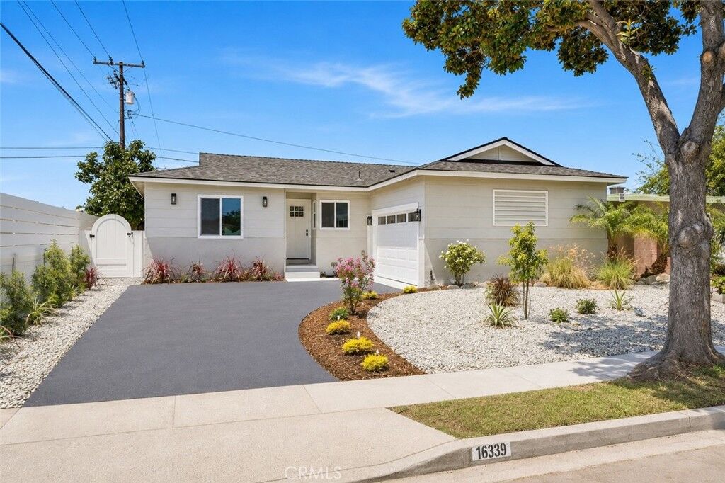 Property Photo: 1639 W Hill Avenue CA 92833
