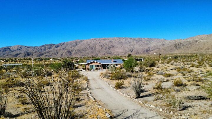 Property Photo:  2939 Bending Elbow Dr  CA 92004 