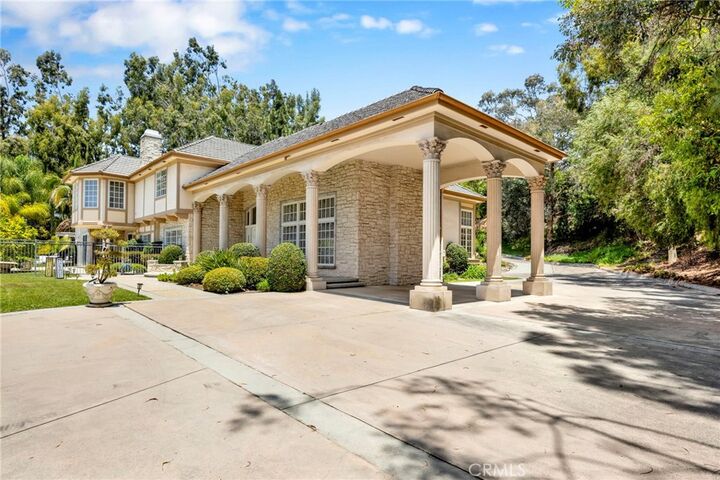 Property Photo:  515 Deodar  CA 91008 