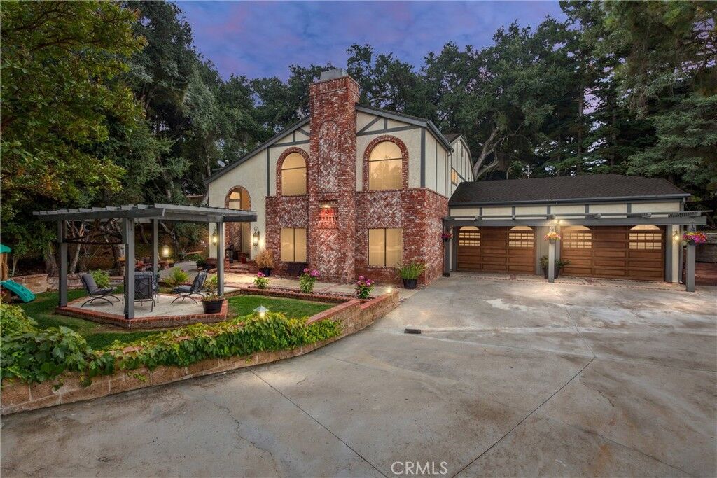 Property Photo: 13515 Oak Mountain CA 92399