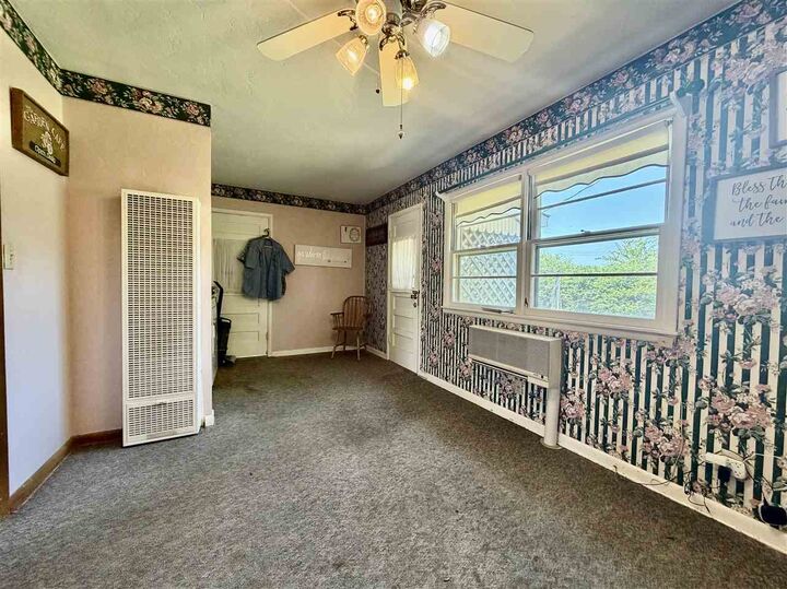 Property Photo: 520 E Coolidge OK 74631