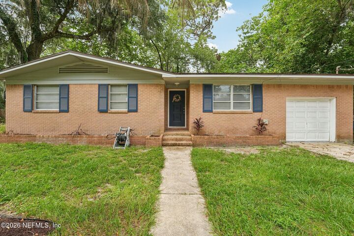 Property Photo: 8306 Eaton Avenue FL 32211