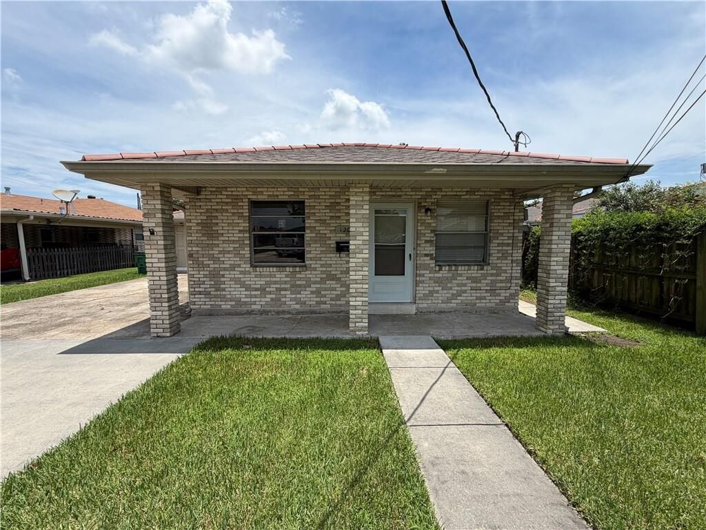 Property Photo:  1209 Edenborn Avenue  LA 70001 