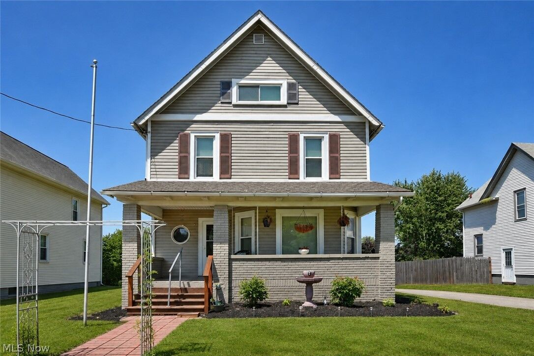 Property Photo:  24 Lincoln Avenue  OH 44446 