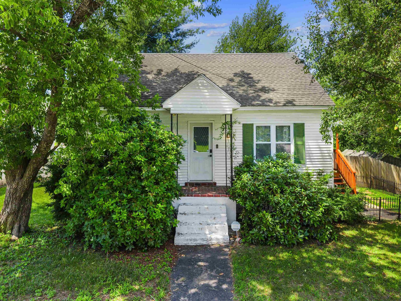 Property Photo:  18 Warren Avenue  NH 03045 