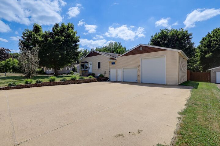 Property Photo: 9632 Pleasant Avenue S MN 55420