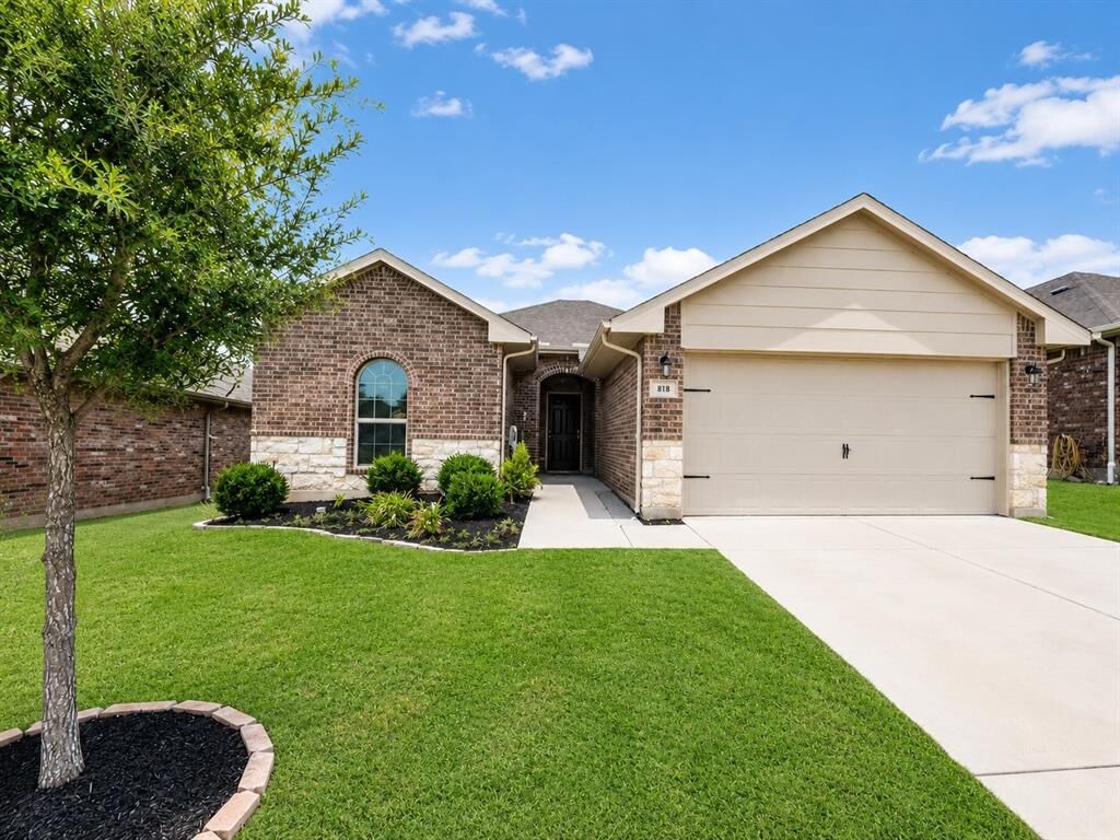 Property Photo:  111 Dartmouth Avenue  TX 75442 