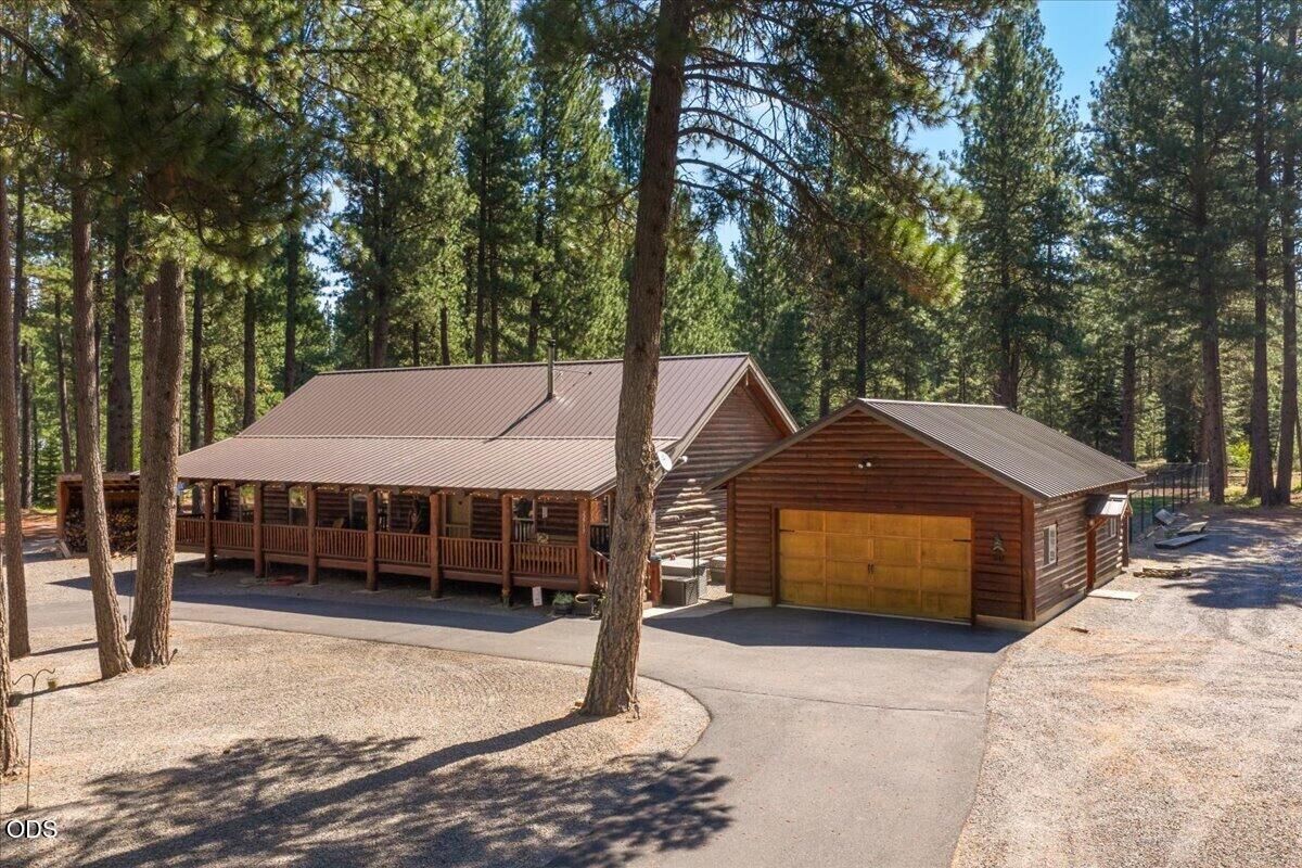 Property Photo:  22719 Horseshoe Way  OR 97601 