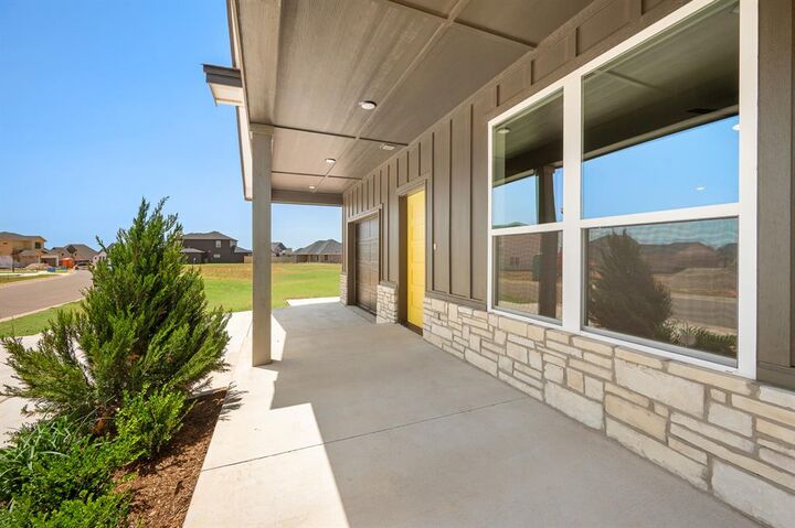 Property Photo: 4105 NW 180th Terrace OK 73012