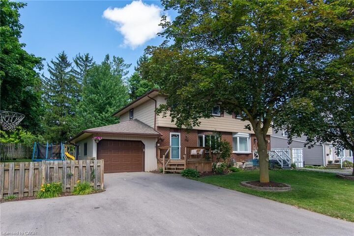 Property Photo: 135 Conestoga Road ON N3A 2B5