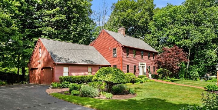 Property Photo:  6 Lexington Cir  MA 01520 