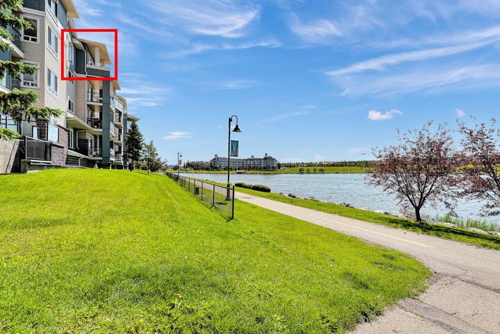 Property Photo:  108 Country Village Circle NE 408  AB T3K 0E3 