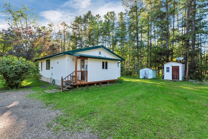 Property Photo:  394051 Range Road 6-5  AB T4T 1V5 