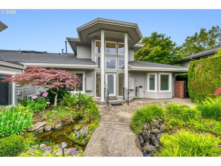Property Photo: 8220 SW Fairway Dr OR 97070