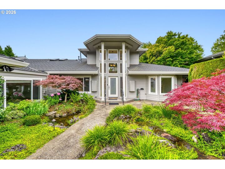 Property Photo:  8220 SW Fairway Dr  OR 97070 