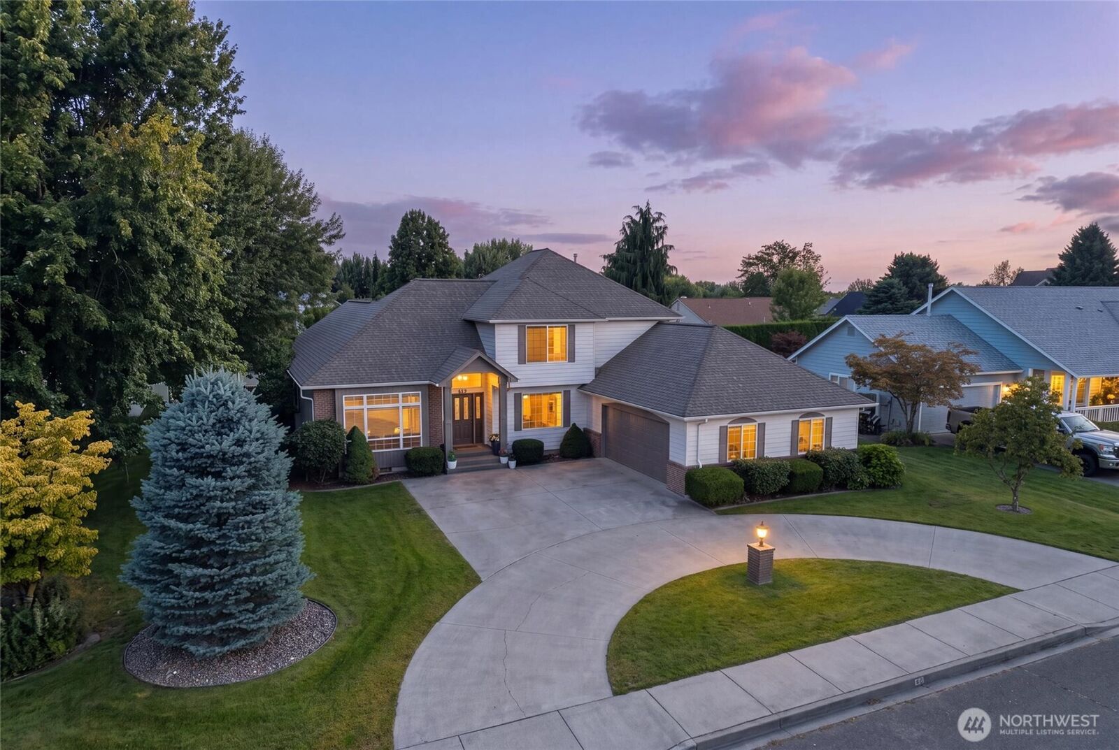Property Photo:  956 SE Garrison Drive  WA 99324 