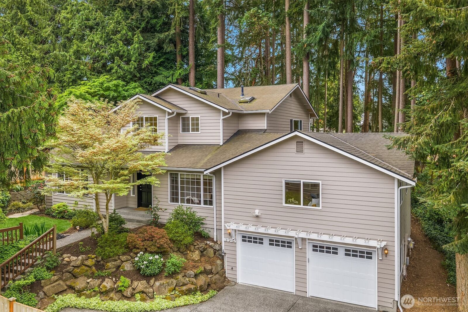Property Photo: 8934 218th Street SW WA 98026