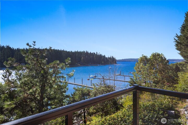 Property Photo: 6498 NE Monte Vista Drive WA 98110