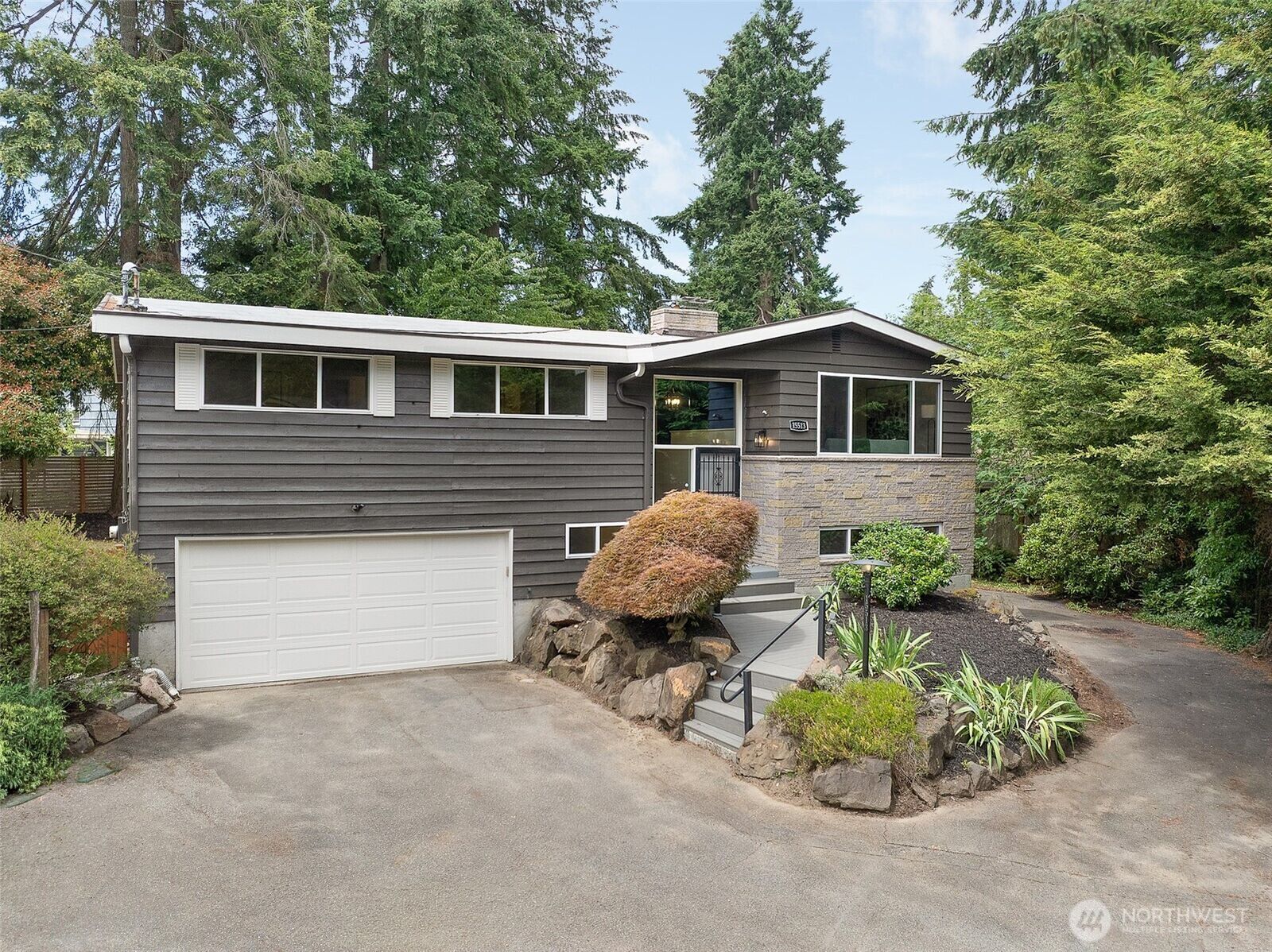 Property Photo: 15513 Palatine Lane N WA 98133
