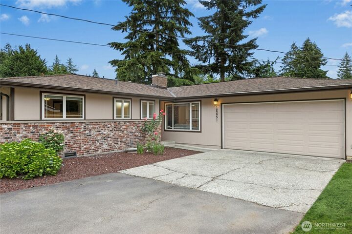 Property Photo:  18851 SE 244th Place  WA 98042 