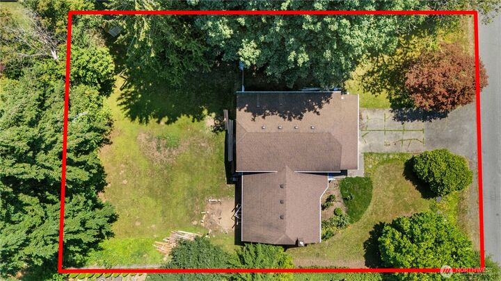 Property Photo: 901 153rd Place SW WA 98087