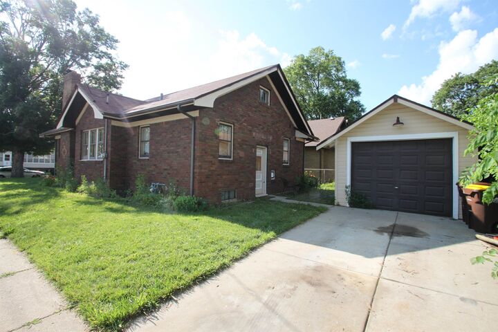 Property Photo:  1603 N Winnebago Street  IL 61103 