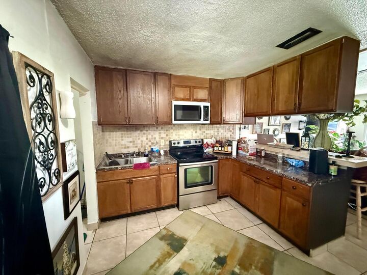 Property Photo: 924 Skylark Drive FL 34982