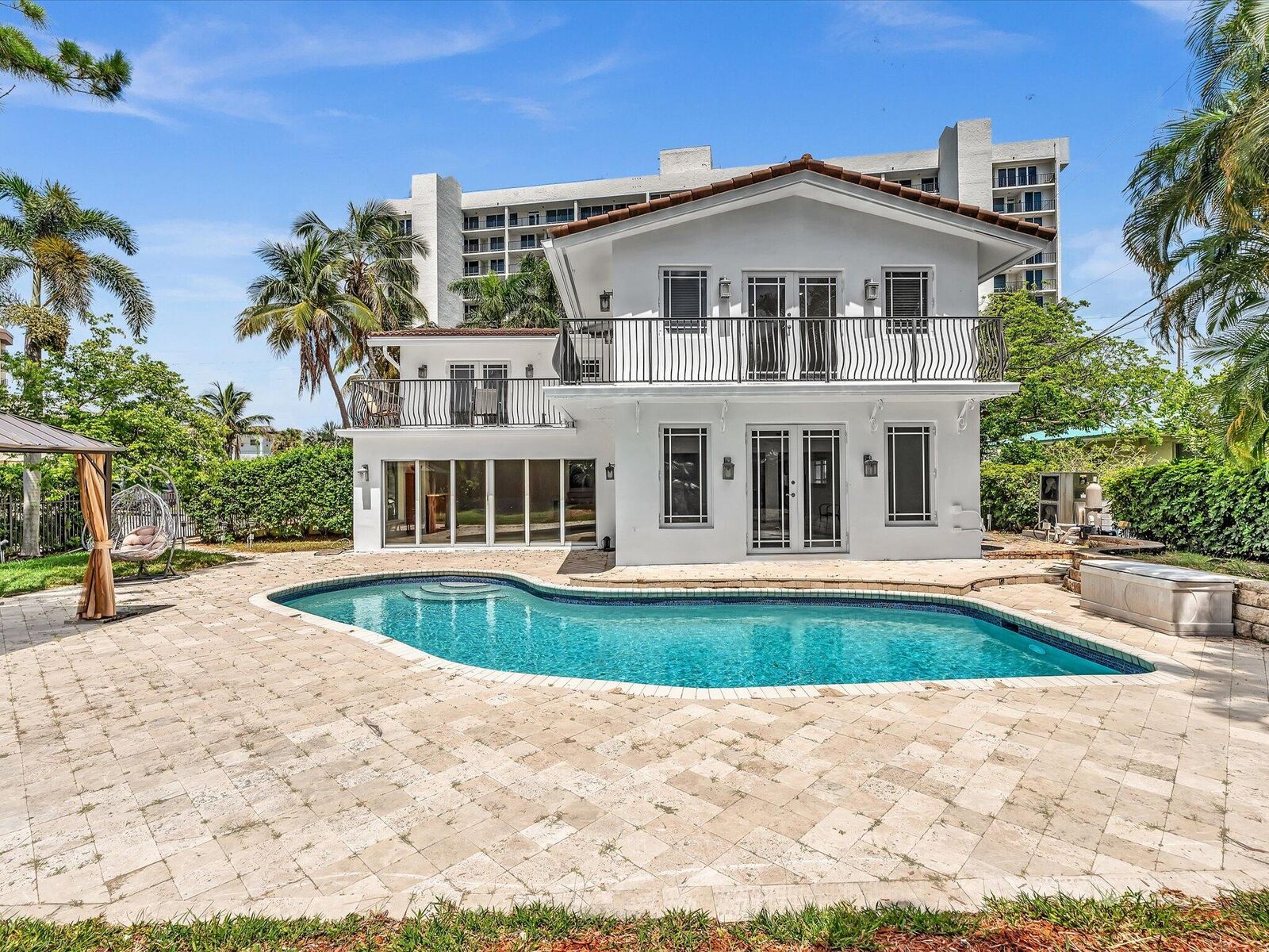 Property Photo: 518 N Riverside Drive FL 33062