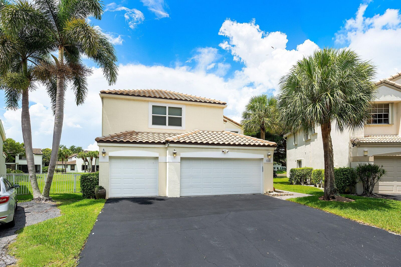 Property Photo:  6240 NW 76th Court  FL 33067 