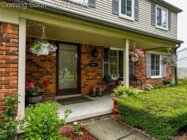 Property Photo:  2032 Kristin Drive  MI 48084 