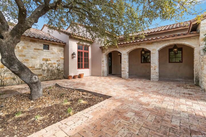 Property Photo: 26 Di Lusso Dr TX 78006