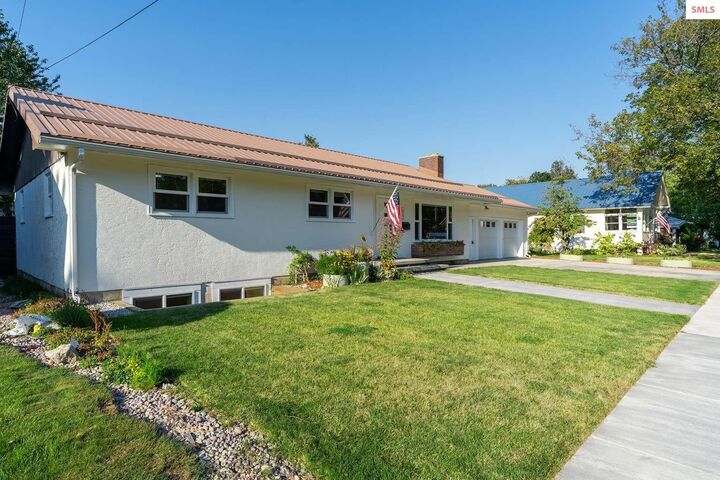 Property Photo:  422 Antone St  ID 83864 