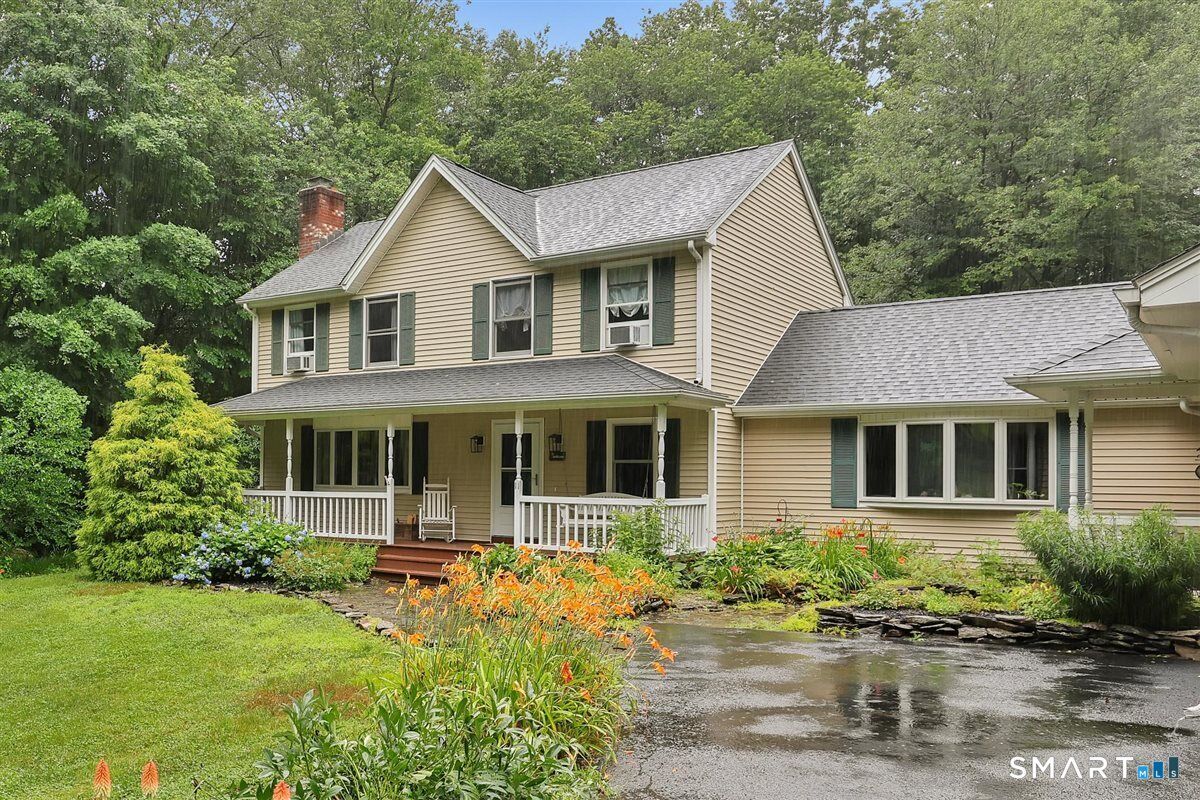 Property Photo:  11 Brookside Court  CT 06424 
