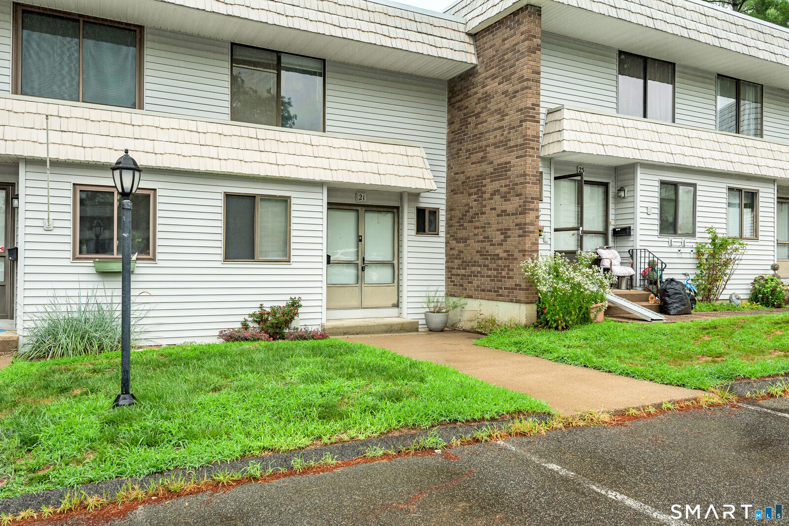 Property Photo:  21 Pine Court 21  CT 06416 