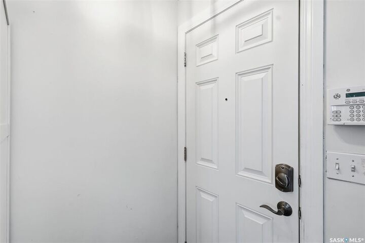 Property Photo: 123 Kirkpatrick Crescent SK S7L 6Z1
