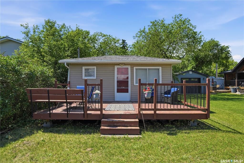 Property Photo:  982 Terry Street  SK S0L 0M0 