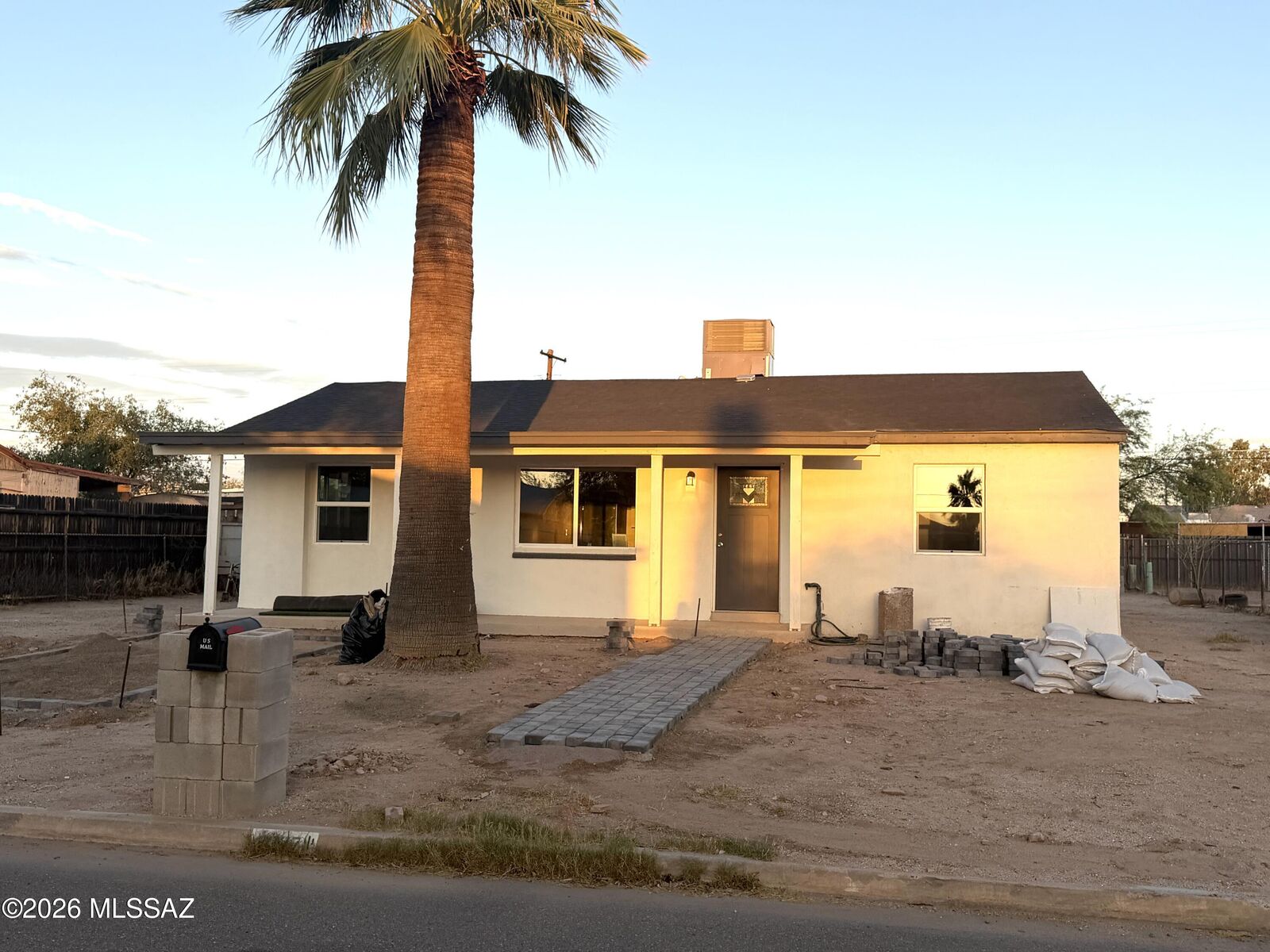Property Photo: 2327 S Kelvin Stravenue AZ 85713