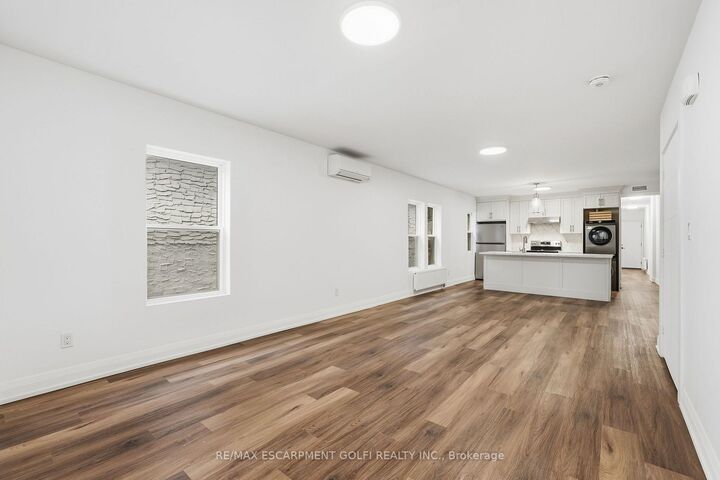 Property Photo: 4876 Simcoe Street 1 ON L2E 1V9