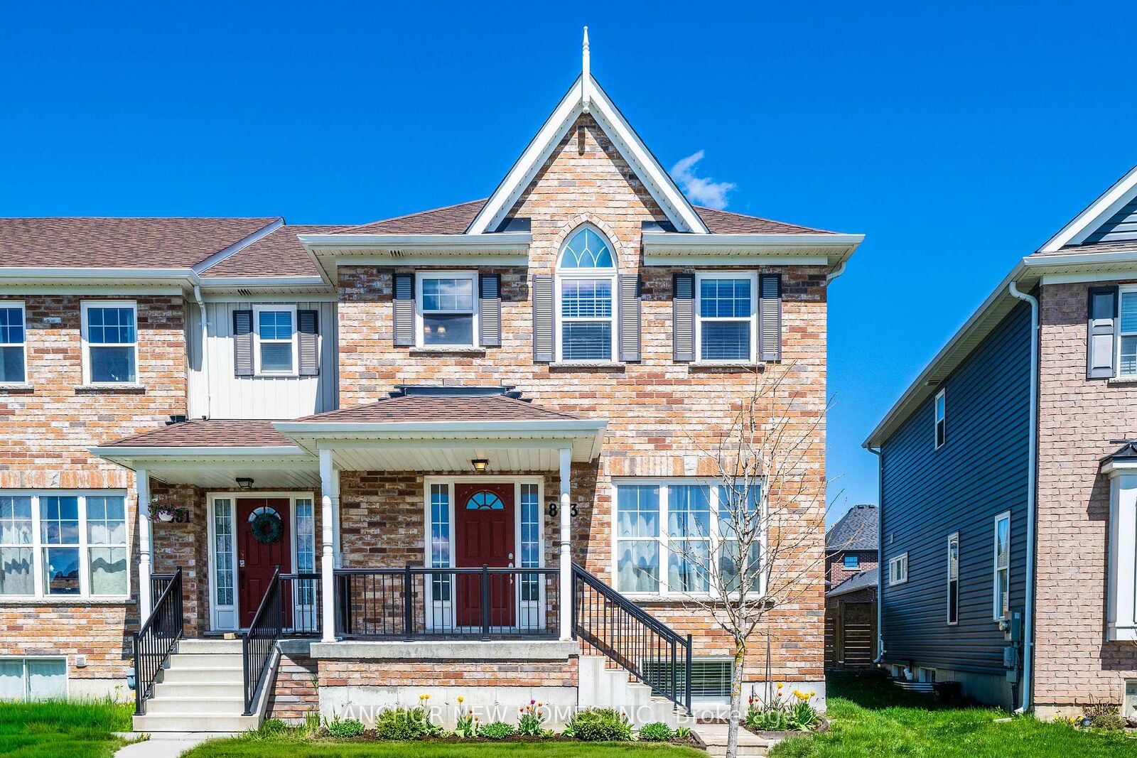 Property Photo: 883 Broadway Boulevard ON K9H 0J1