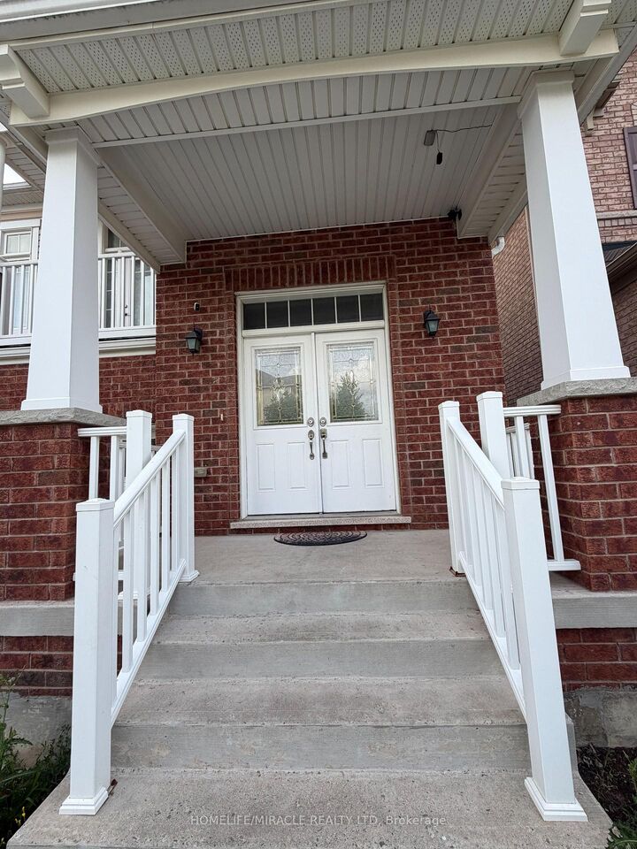 Photo de la propriété:  235 Apple Hill Crescent  ON N2R 0E5 