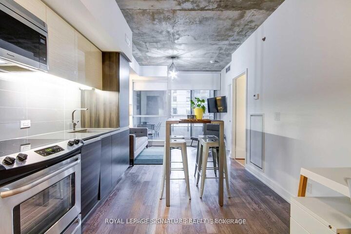 Property Photo:  20 Minowan Miikan Lane 704  ON M6J 0E5 