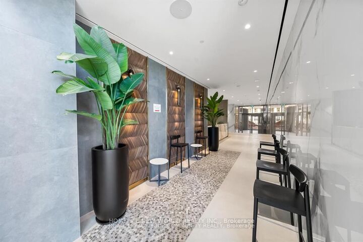 Property Photo: 7890 Jane Street W 2305 ON L4K 0K9