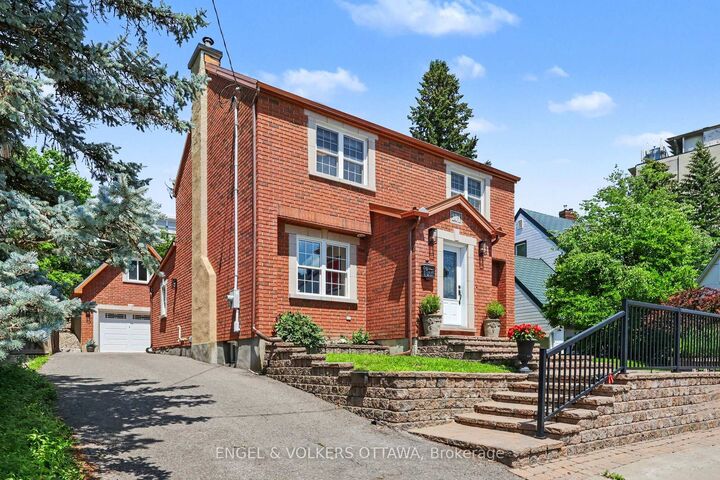 101 Ivy Crescent — photo 1