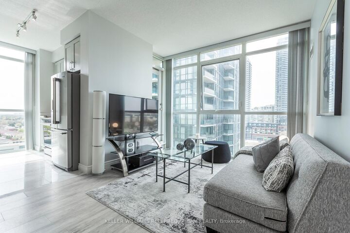 Property Photo: 4070 Confederation Parkway 1107 ON L5B 0E9