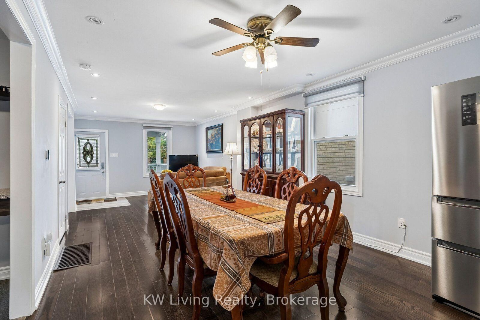 Property Photo:  116 Seventh Street  ON M8V 3B4 