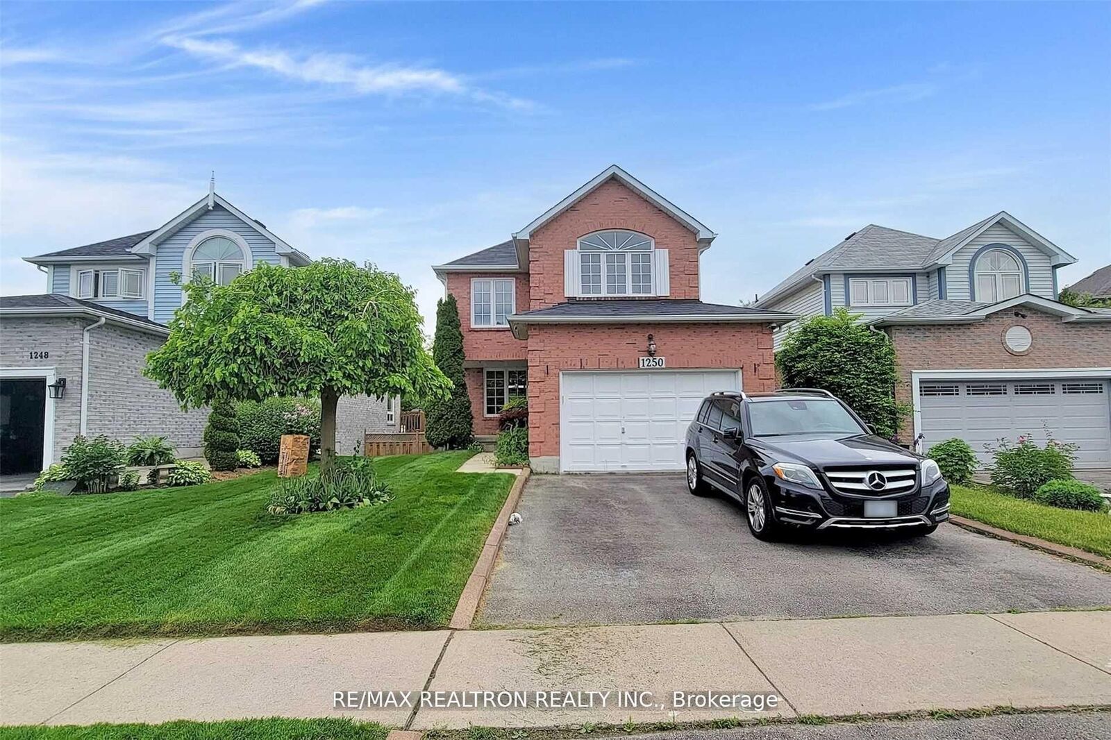Property Photo:  1250 Dartmoor Street #Lower  ON L1K 2K2 